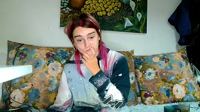 Snapshot of Sophie_Bell chatting on 4, 10, 2025 Sophie Bell online show from 4, 10, 2025