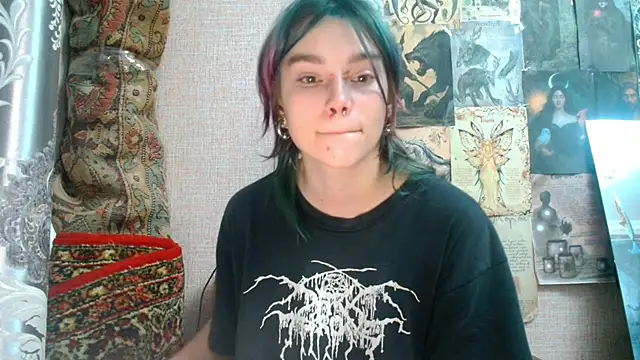 Snapshot of Sophie_Bell chatting on 24, 10, 2025 Sophie Bell online show from 24, 10, 2025