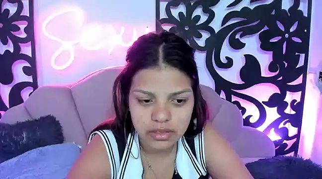 Snapshot of your_little_naughty1 chatting on 8, 1, 2025 your little naughty1 online show from 8, 1, 2025