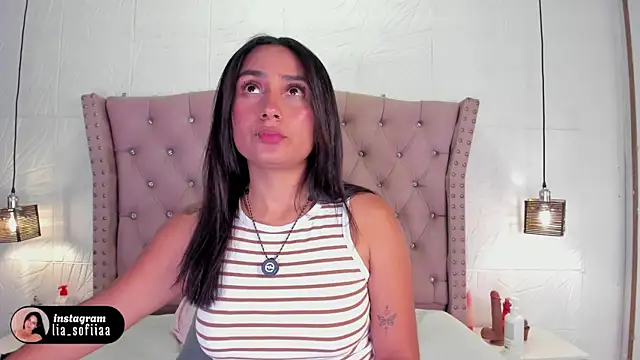 Snapshot of lia_sofiia chatting on 2, 5, 2026 lia sofiia online show from 2, 5, 2026