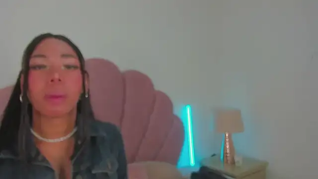 Snapshot of Nicole_Paradise chatting on 10, 4, 2026 Nicole Paradise online show from 10, 4, 2026