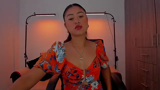 Snapshot of cloy_baby__ chatting on 6, 4, 2026 cloy baby online show from 6, 4, 2026