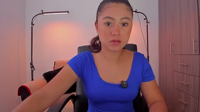 Snapshot of cloy_baby__ chatting on 8, 4, 2026 cloy baby online show from 8, 4, 2026