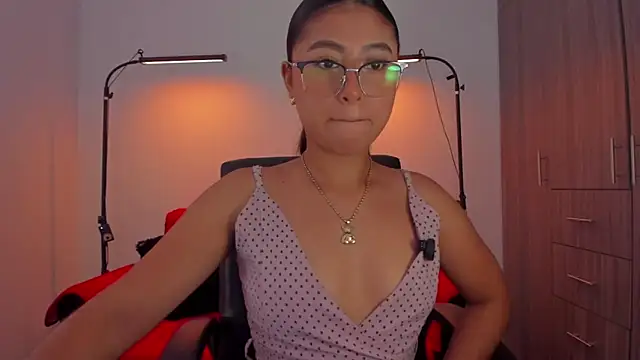 Snapshot of cloy_baby__ chatting on 13, 4, 2026 cloy baby online show from 13, 4, 2026