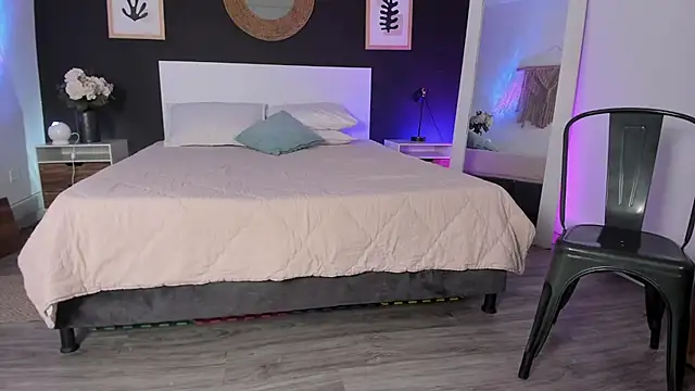 Snapshot of VioletPaket chatting on 9, 2, 2026 VioletPaket online show from 9, 2, 2026