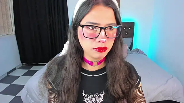 paula kawaiifu  online show from 1, 3, 2025