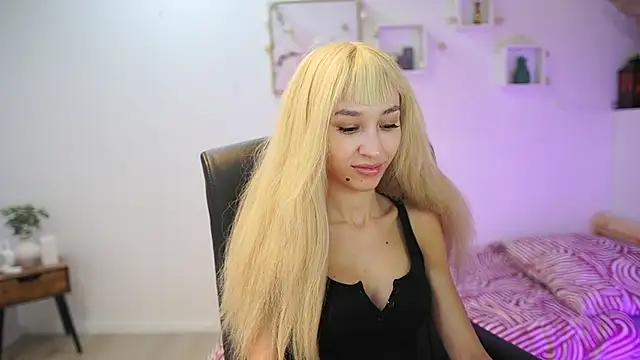 Snapshot of Amai__Liu chatting on 24, 11, 2025 Amai Liu online show from 24, 11, 2025