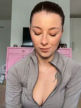 Mia-Minou online show from 9, 4, 2026