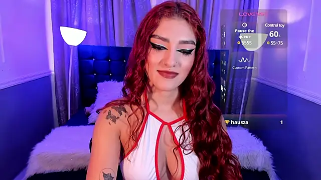 Snapshot of hallsredd chatting on 6, 2, 2025 hallsredd online show from 6, 2, 2025