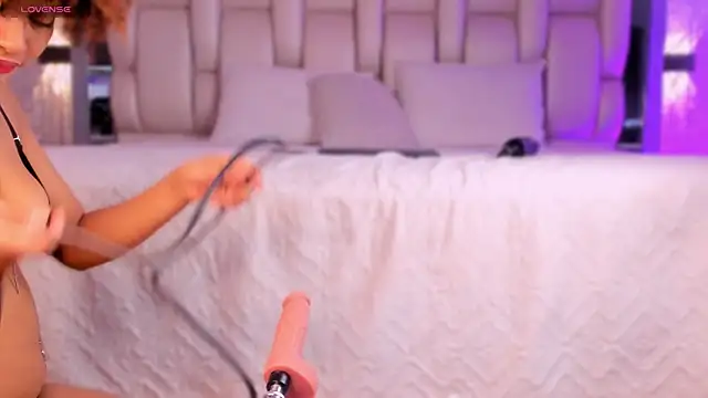  CurlyGirl  online show from 19, 3, 2026