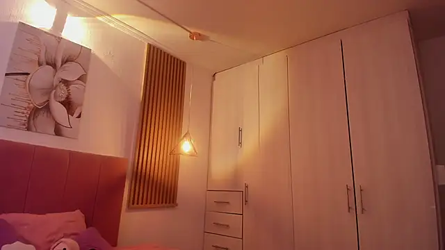 mia nevaeh online show from 11, 9, 2025