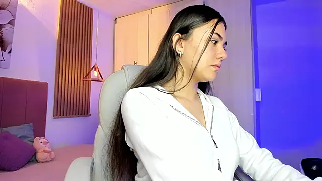 mia nevaeh online show from 28, 11, 2025