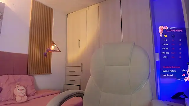 mia nevaeh online show from 11, 4, 2026