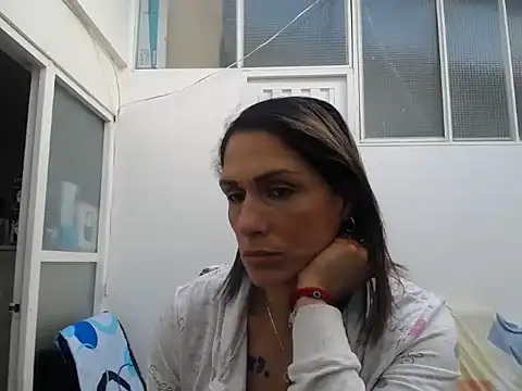 Snapshot of Corina_hot chatting on 25, 11, 2025 Corina hot online show from 25, 11, 2025