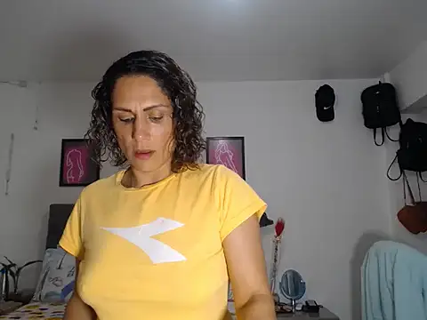 Snapshot of Corina_hot chatting on 2, 12, 2025 Corina hot online show from 2, 12, 2025