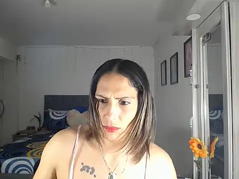 Snapshot of Corina_hot chatting on 6, 5, 2026 Corina hot online show from 6, 5, 2026