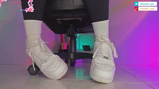 charlotte  grey online show from 18, 9, 2025