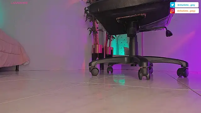 charlotte  grey online show from 20, 9, 2025