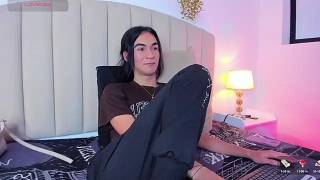 Mia thompson 19 online show from 2, 10, 2025