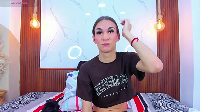 Mia thompson 19 online show from 25, 3, 2026