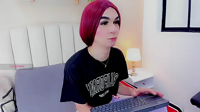 Mia thompson 19 online show from 26, 5, 2026