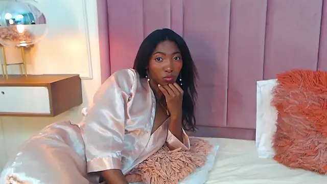 Snapshot of SabrinaDevill chatting on 4, 3, 2025 SabrinaDevill online show from 4, 3, 2025