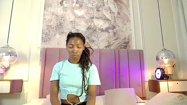 Snapshot of SabrinaDevill chatting on 30, 6, 2026 SabrinaDevill online show from 30, 6, 2026