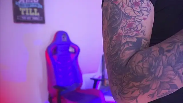 madelyn rose  online show from 28, 11, 2025