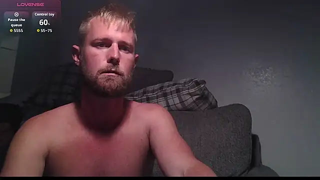 Snapshot of W1LBURN chatting on 25, 4, 2026 W1LBURN online show from 25, 4, 2026