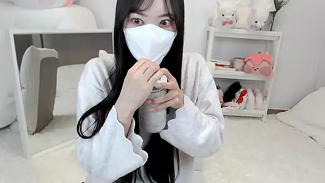 momo room online show from 5, 5, 2026