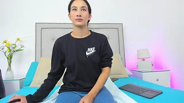 Cataleyalove ADY online show from 10, 4, 2026