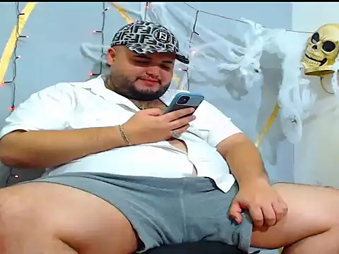 Snapshot of damian_chubby chatting on 19, 10, 2025 damian chubby online show from 19, 10, 2025