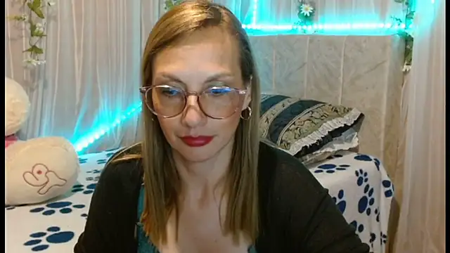 italagomez  online show from 11, 1, 2025