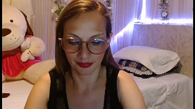 italagomez  online show from 14, 1, 2025