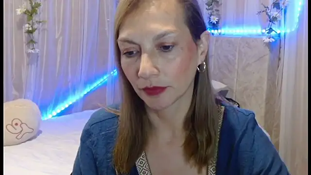 italagomez  online show from 19, 1, 2025