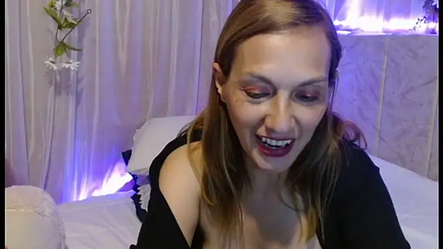 italagomez  online show from 25, 1, 2025