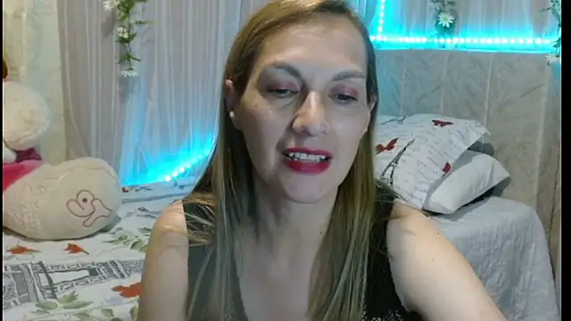 italagomez  online show from 3, 2, 2025