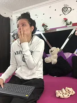 1lovelygirls online show from 31, 10, 2025