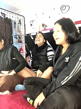 1lovelygirls online show from 20, 11, 2025