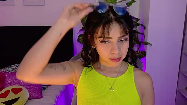 Snapshot of melany_naa chatting on 2, 3, 2026 melany naa online show from 2, 3, 2026