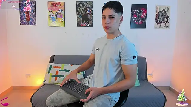 jonathanjoestar  online show from 13, 12, 2025