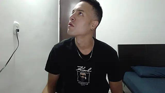 dimitriquiet05 online show from 31, 12, 2024