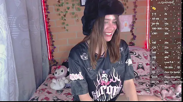 Snapshot of candypaint_7u7 chatting on 23, 10, 2025 candypaint 7u7 online show from 23, 10, 2025