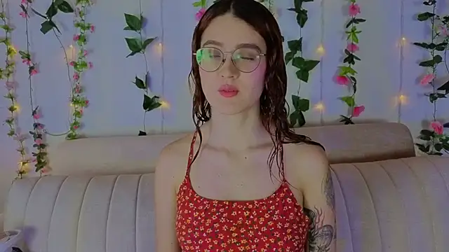 Snapshot of MiaWinx chatting on 20, 11, 2025 MiaWinx online show from 20, 11, 2025