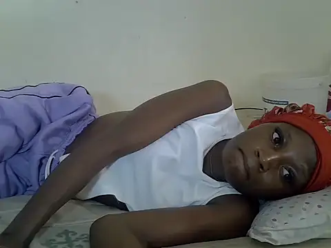 Snapshot of SpicyPetite chatting on 9, 6, 2026 SpicyPetite online show from 9, 6, 2026