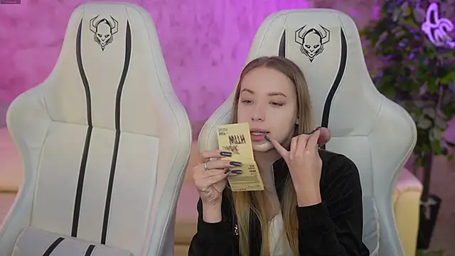 Linda054 online show from 15, 1, 2025