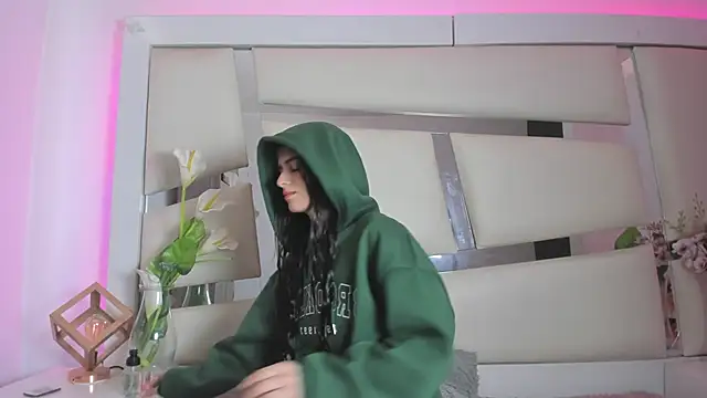 Snapshot of chrystal_js chatting on 10, 12, 2024 chrystal js online show from 10, 12, 2024