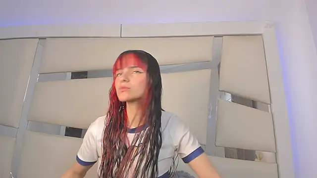 Snapshot of chrystal_js chatting on 24, 2, 2025 chrystal js online show from 24, 2, 2025