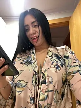 Snapshot of tamara_jay chatting on 17, 10, 2025 tamara jay online show from 17, 10, 2025