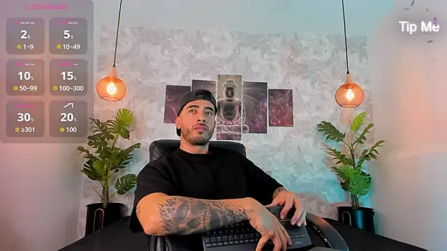 Snapshot of Nate_franco chatting on 29, 10, 2025 Nate franco online show from 29, 10, 2025